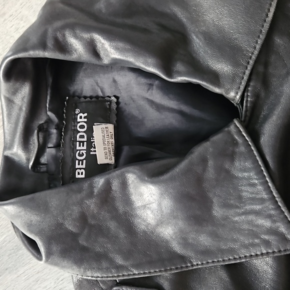 Gorgeous Begedor Italia Women's Leather Jacket - Picture 13 of 15